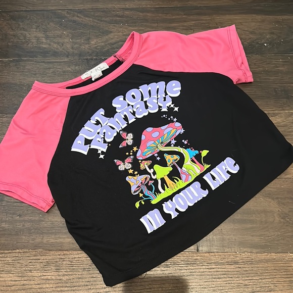 Psychedelic Mushroom Fantasy Cropped Raglan - Picture 3 of 14
